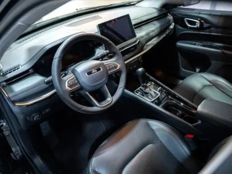 JEEP Compass 2.0 16V 4P 350 LONGITUDE 4X4 TURBO DIESEL AUTOMÁTICO, Foto 4 JEEP Compass 2.0 16V 4P 350 LONGITUDE 4X4 TURBO DIESEL AUTOMÁTICO, Foto 4