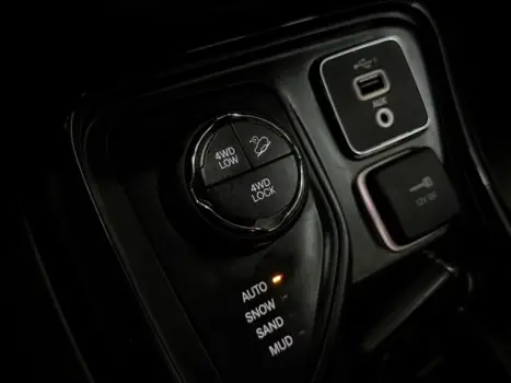 JEEP Compass 2.0 16V 4P LONGITUDE TURBO DIESEL 4X4 AUTOM�TICO, Foto 13