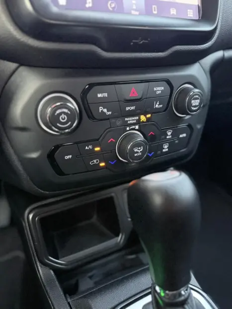 JEEP Renegade 1.3 16V 4P FLEX T270 LONGITUDE TURBO AUTOM�TICO, Foto 21