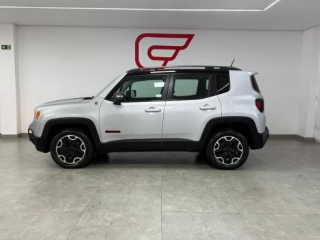 JEEP Renegade 2.0 16V 4P TURBO DIESEL TRAILHAWK 4X4 AUTOMÁTICO, Foto 4 JEEP Renegade 2.0 16V 4P TURBO DIESEL TRAILHAWK 4X4 AUTOMÁTICO, Foto 4