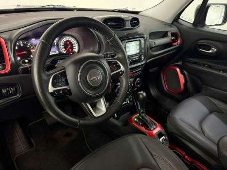 JEEP Renegade 2.0 16V 4P TURBO DIESEL TRAILHAWK 4X4 AUTOMÁTICO, Foto 8 JEEP Renegade 2.0 16V 4P TURBO DIESEL TRAILHAWK 4X4 AUTOMÁTICO, Foto 8