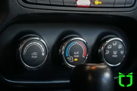 JEEP Renegade 2.0 16V 4P TURBO DIESEL CUSTOM 4X4 AUTOM�TICO, Foto 13
