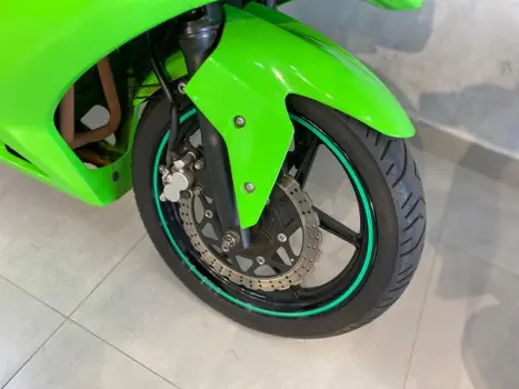 KAWASAKI Ninja 250 R, Foto 2