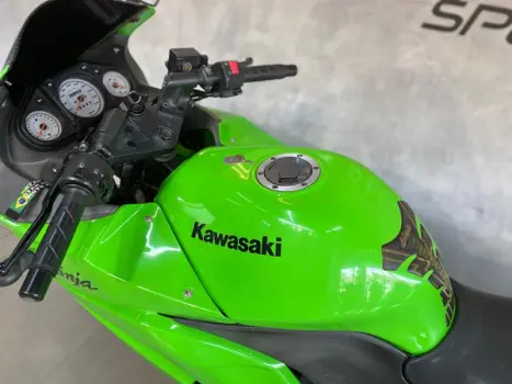 KAWASAKI Ninja 250 R, Foto 7