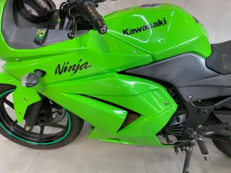 KAWASAKI Ninja 250 R, Foto 9
