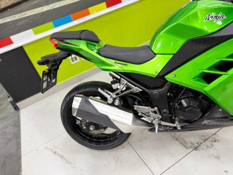 KAWASAKI Ninja 300 , Foto 2