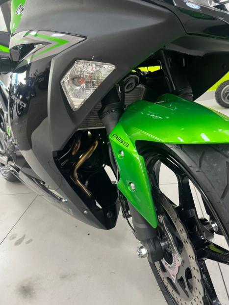 KAWASAKI Ninja 300 ABS, Foto 3