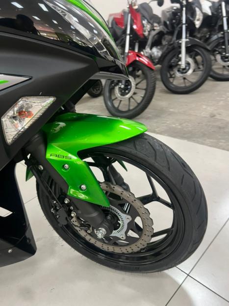KAWASAKI Ninja 300 ABS, Foto 5