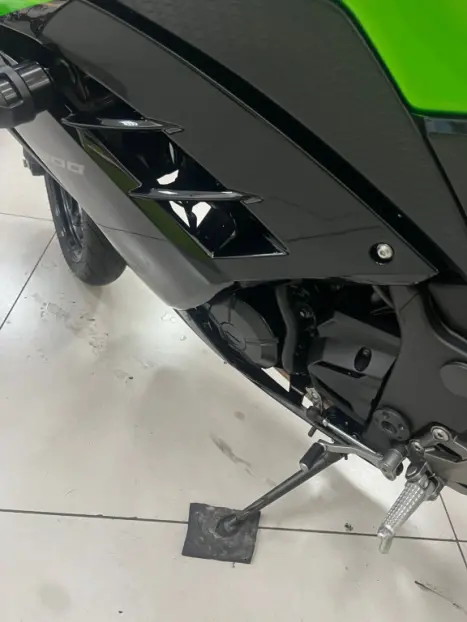 KAWASAKI Ninja 300 ABS, Foto 10