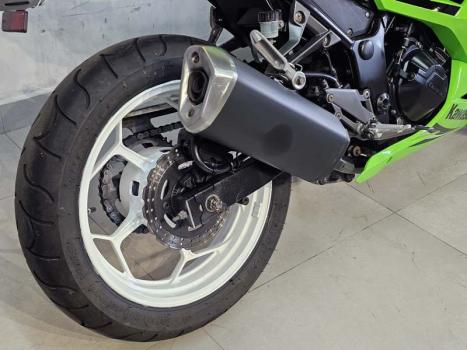 KAWASAKI Ninja 300 ABS, Foto 4