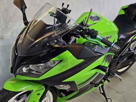 KAWASAKI Ninja 300 ABS, Foto 9