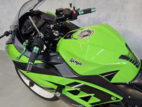 KAWASAKI Ninja 300 ABS, Foto 11