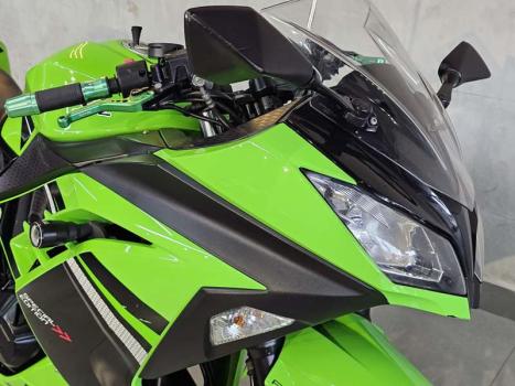 KAWASAKI Ninja 300 ABS, Foto 12