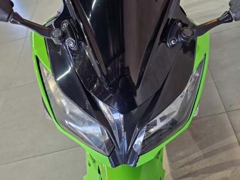 KAWASAKI Ninja 300 ABS, Foto 9