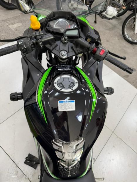 KAWASAKI Ninja 300 ABS, Foto 4