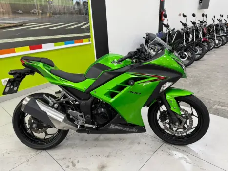 KAWASAKI Ninja 300 ABS, Foto 3