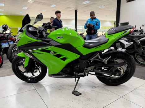 KAWASAKI Ninja 300 ABS, Foto 2