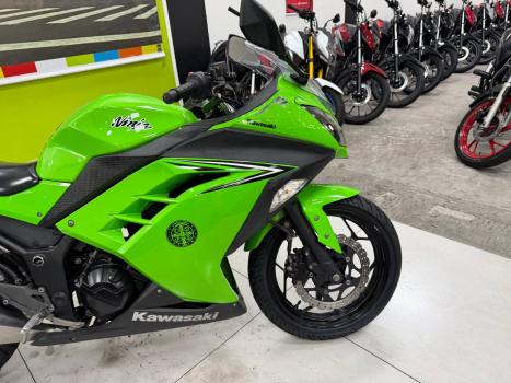 KAWASAKI Ninja 300 ABS, Foto 9