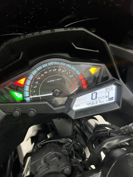 KAWASAKI Ninja 300 ABS, Foto 3