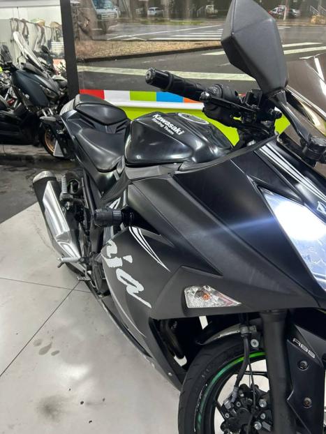 KAWASAKI Ninja 300 ABS, Foto 7