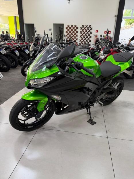 KAWASAKI Ninja 300 ABS, Foto 5