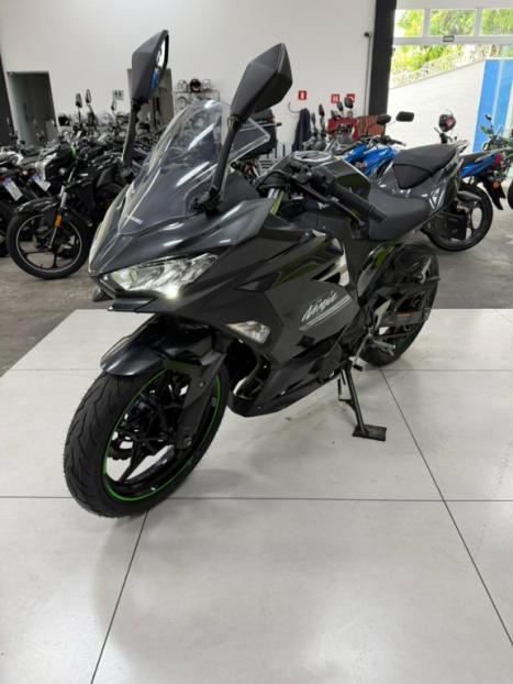 KAWASAKI Ninja 400 , Foto 10