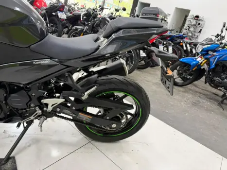 KAWASAKI Ninja 400 , Foto 15