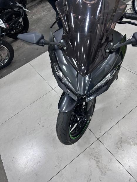 KAWASAKI Ninja 400 , Foto 3