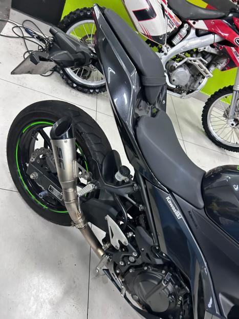 KAWASAKI Ninja 400 , Foto 4