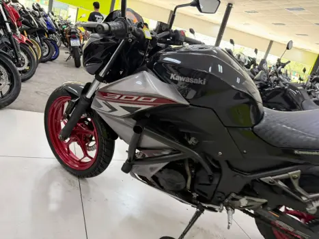 KAWASAKI Z 300 ABS, Foto 4