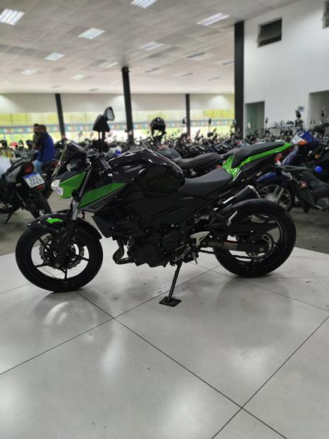 KAWASAKI Z 400 ABS, Foto 3