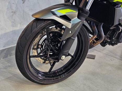 KAWASAKI Z 400 ABS, Foto 10