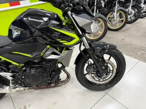 KAWASAKI Z 400 ABS, Foto 3
