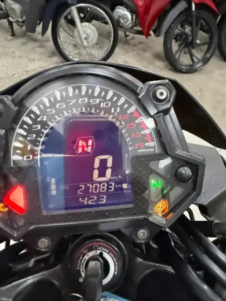 KAWASAKI Z 400 ABS, Foto 4