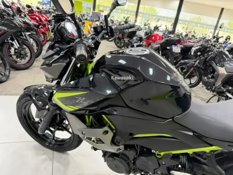 KAWASAKI Z 400 ABS, Foto 6