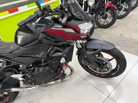 KAWASAKI Z 400 ABS, Foto 14