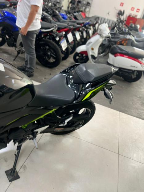 KAWASAKI Z 400 ABS, Foto 4