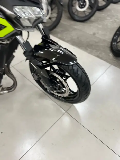 KAWASAKI Z 400 ABS, Foto 17