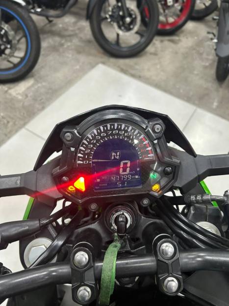 KAWASAKI Z 400 ABS, Foto 3