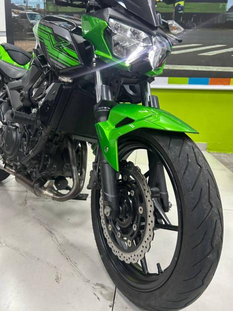 KAWASAKI Z 400 ABS, Foto 6