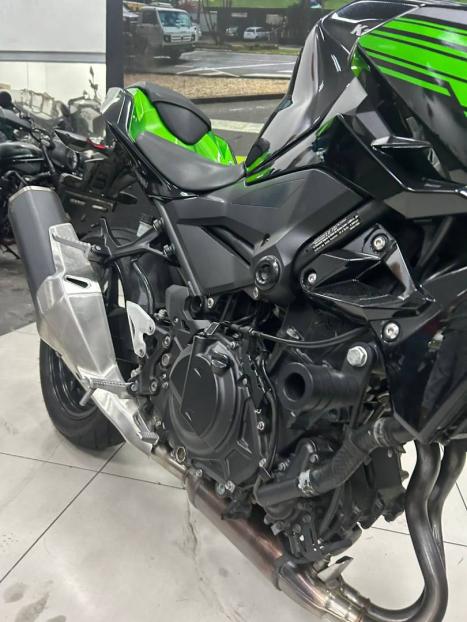 KAWASAKI Z 400 ABS, Foto 8