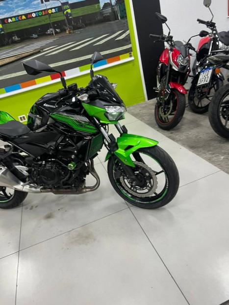 KAWASAKI Z 400 ABS, Foto 2