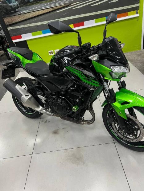KAWASAKI Z 400 ABS, Foto 4