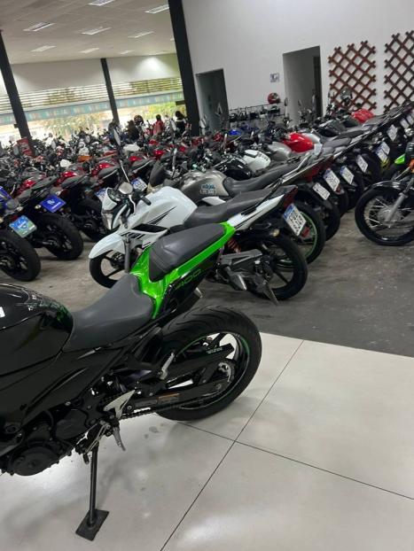 KAWASAKI Z 400 ABS, Foto 10