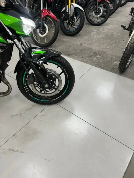 KAWASAKI Z 400 ABS, Foto 13