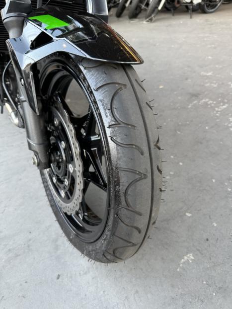 KAWASAKI Z 400 ABS, Foto 4