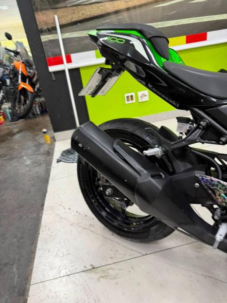 KAWASAKI Z 400 ABS, Foto 4