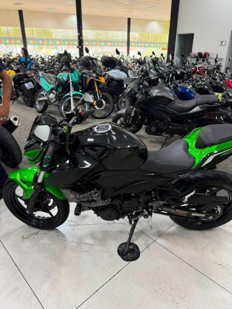 KAWASAKI Z 400 ABS, Foto 8