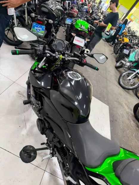 KAWASAKI Z 400 ABS, Foto 15