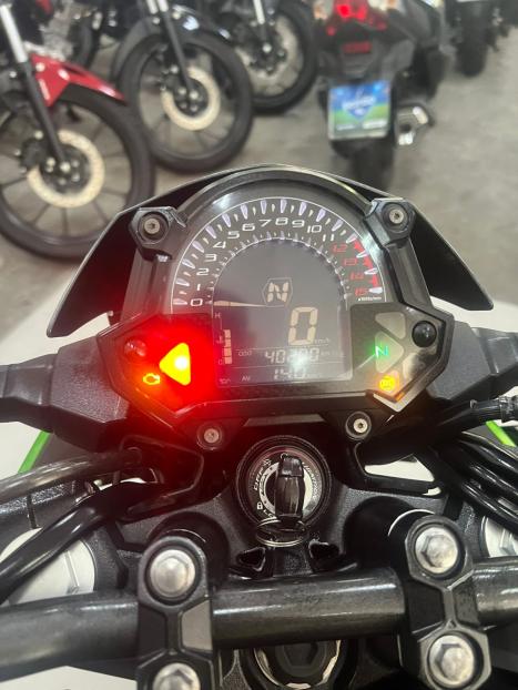 KAWASAKI Z 400 ABS, Foto 6